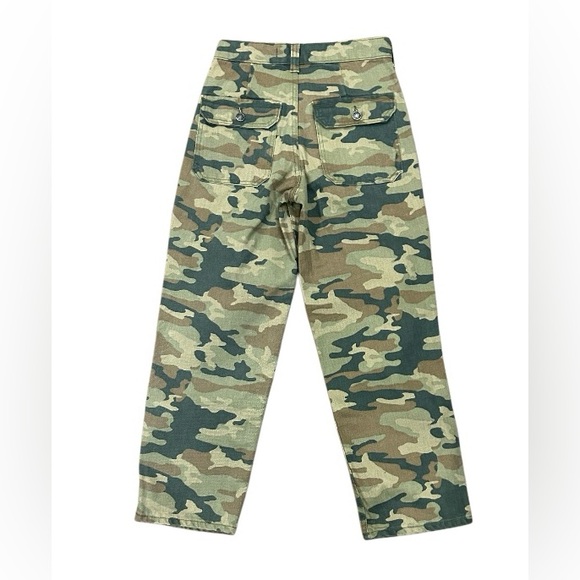 🔥NWT! FREE PEOPLE!! CAMOUFLAGE JEANS!! A MUST HAVE! TRENDING!!🔥 - Picture 5 of 15